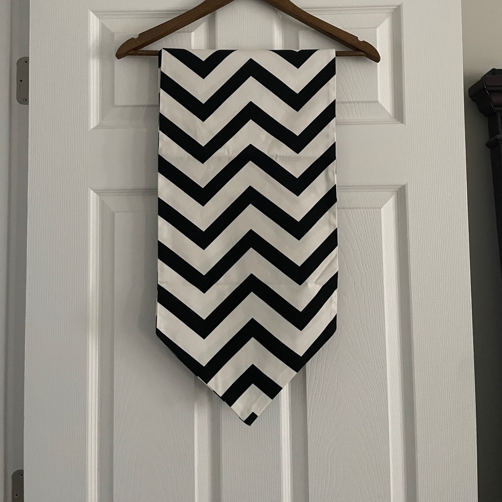 Chevron Table runner - Picture 3 of 3